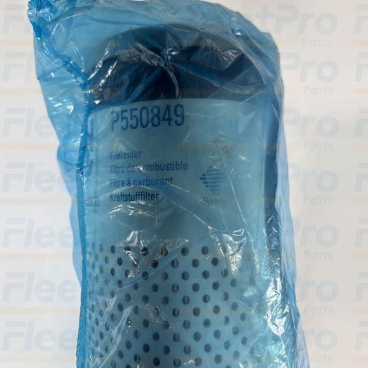 Internal synthetic Synteq filter media and steel support core detail inside Donaldson P550849