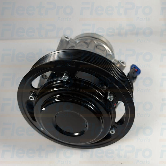 Close-up view of 12V clutch pulley assembly on Fleetrite FLTAC2004326AM compressor