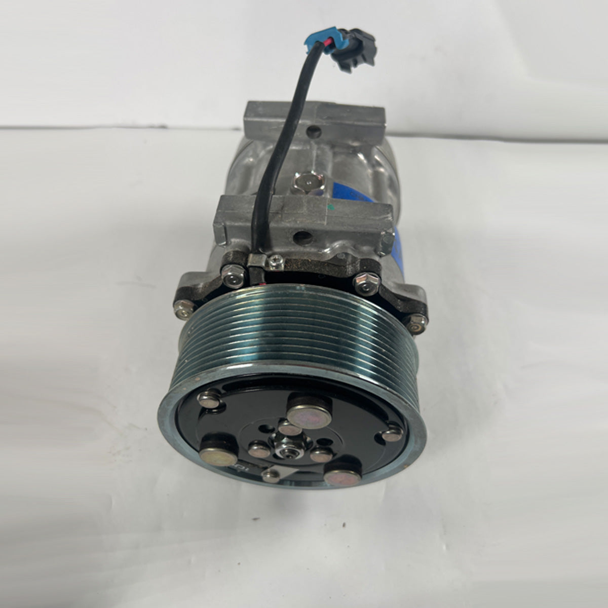 Carrier air conditioning compressor 46-50006-00 for transport refrigeration systems