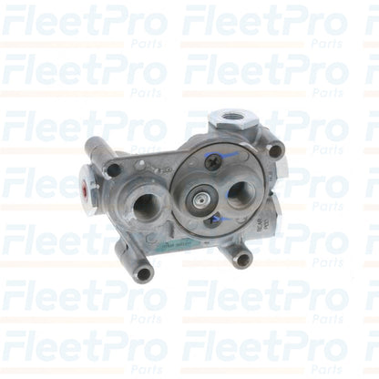 Side connection ports of Bendix 2015037C91 showing service and emergency line fittings