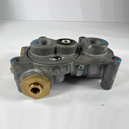 Bendix BX065702 tractor protection valve front view