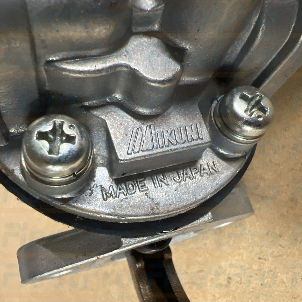 Camshaft drive rocker lever detail on Carrier 30-377-01K mechanical fuel pump