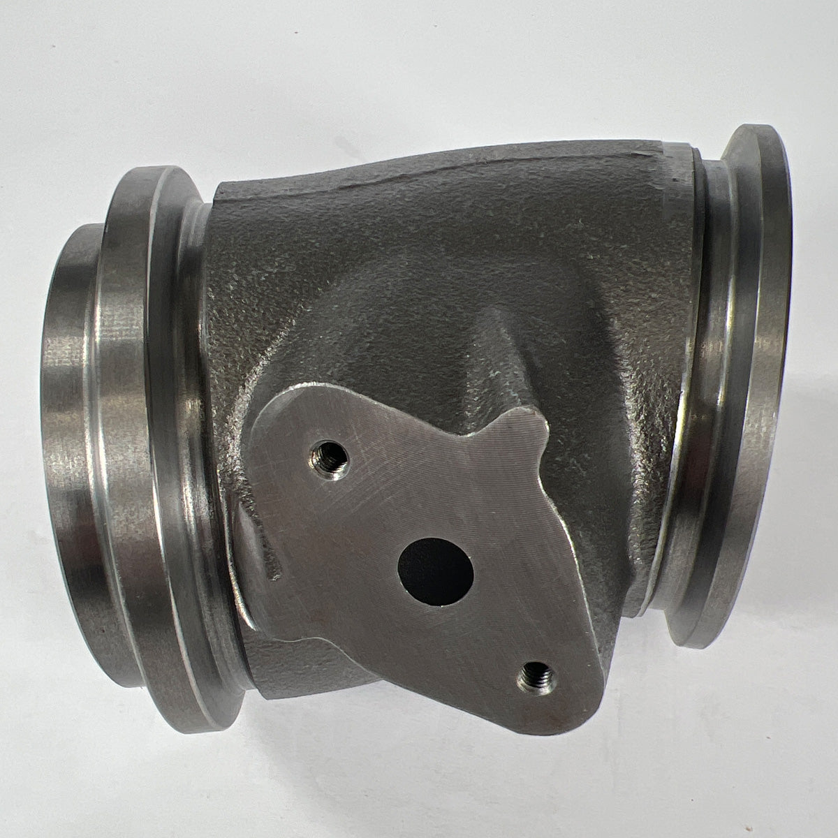 Side view Cummins exhaust outlet connection