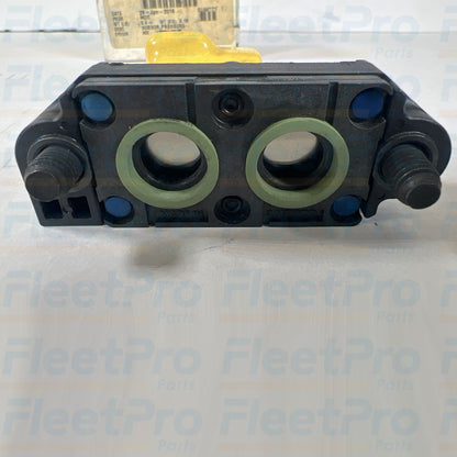 Front view of Cummins 4358939 pressure sensor