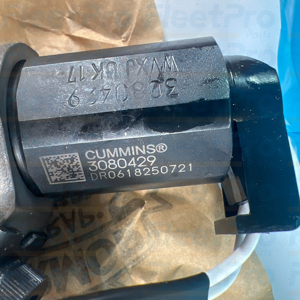 Cummins M11 electronic fuel injector 4902921PX