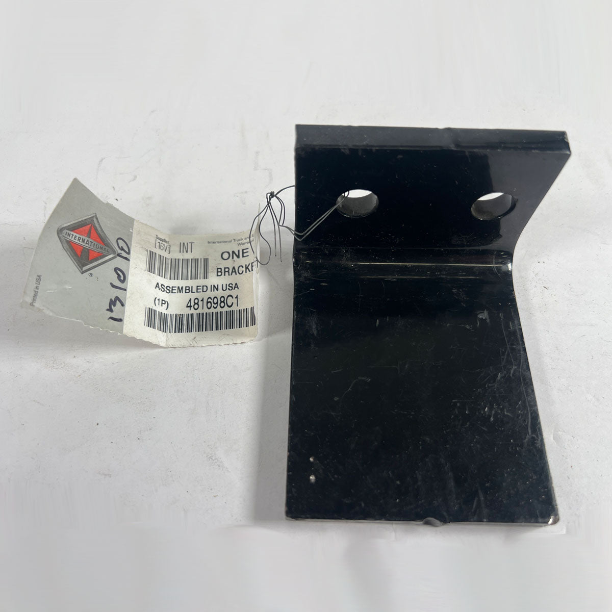 Drivetrain mounting bracket 481698C1