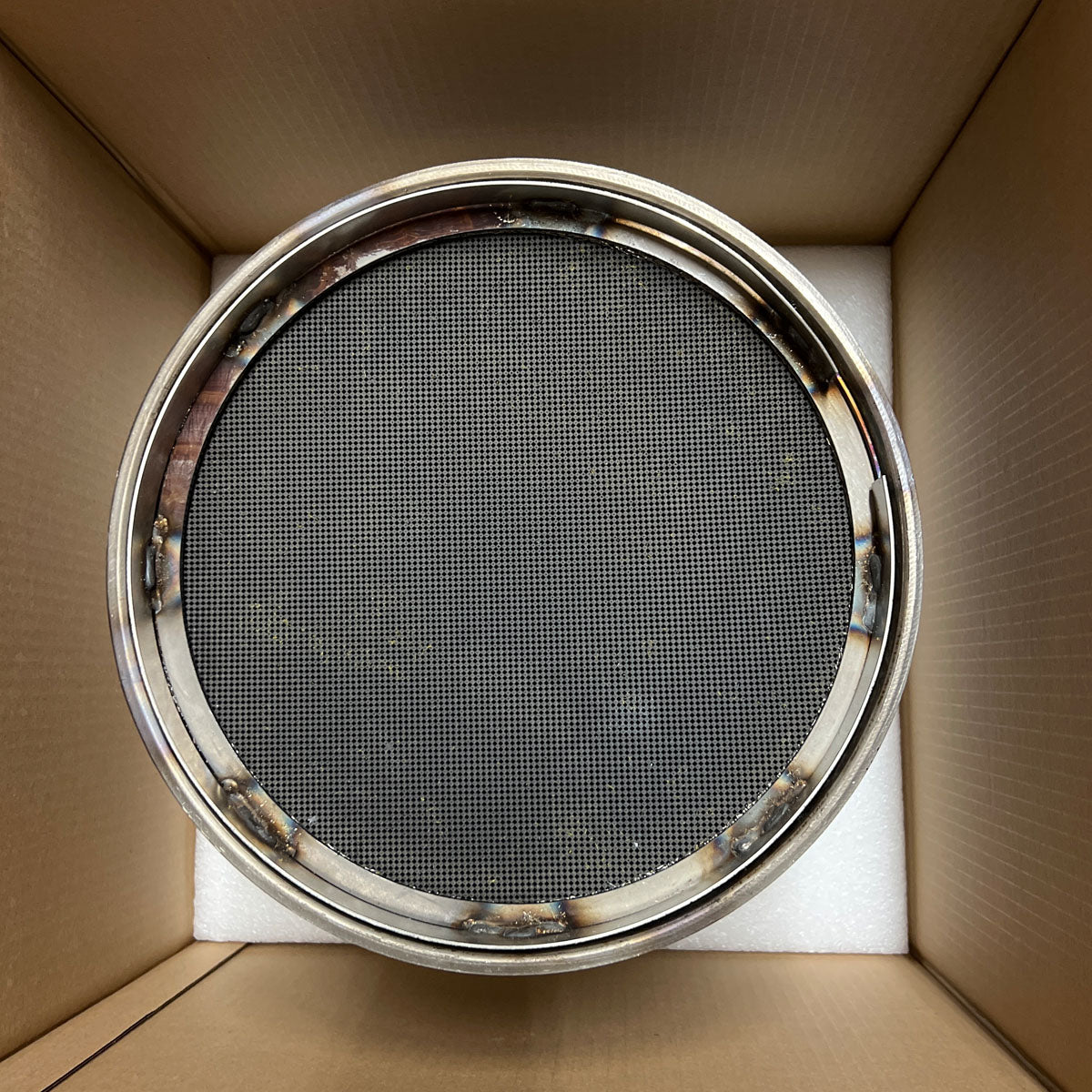 DuraFit C17-0032 heavy-duty diesel particulate filter full perspective view