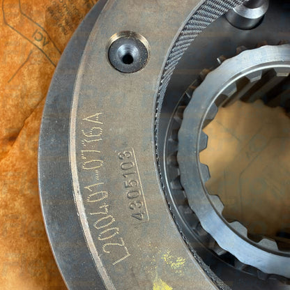 Side profile angle showing shift fork engagement groove width on Eaton FULK3495