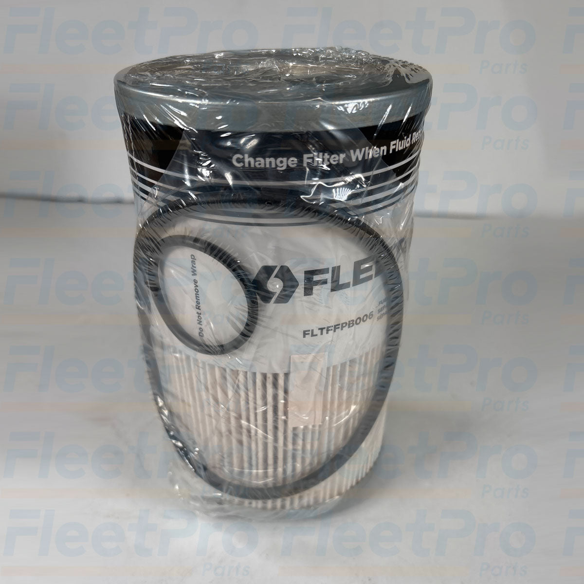 Top thread plate and synthetic rubber perimeter seal detail on Fleetrite FLTFFPB006 filter