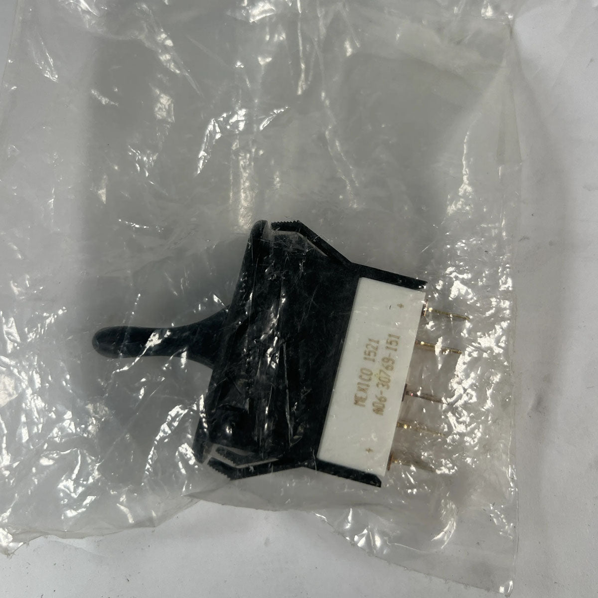 Freightliner A06-30769-151 Toggle Paddle Switch