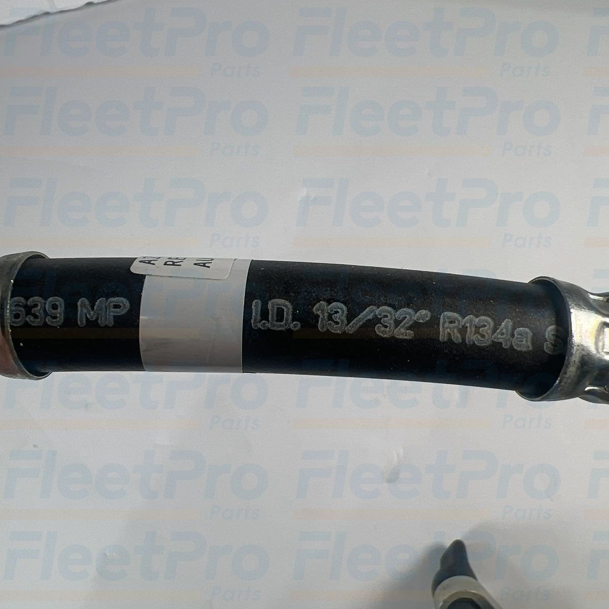 Freightliner A22-66673-000 condenser refrigerant hose