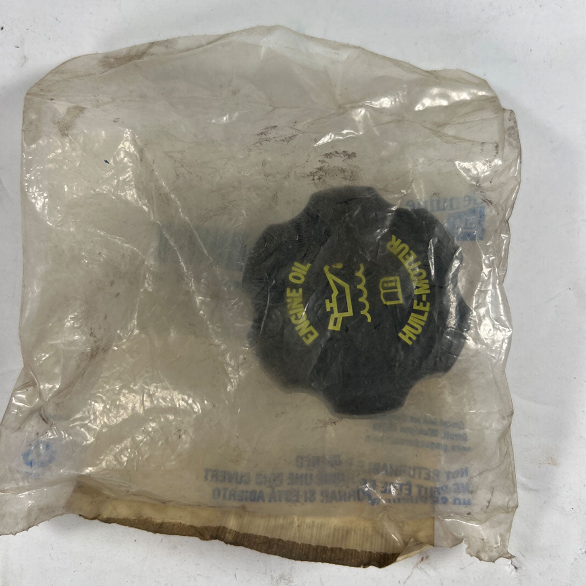 Genuine GM ACDelco 97350955 Duramax diesel engine oil filler cap top view