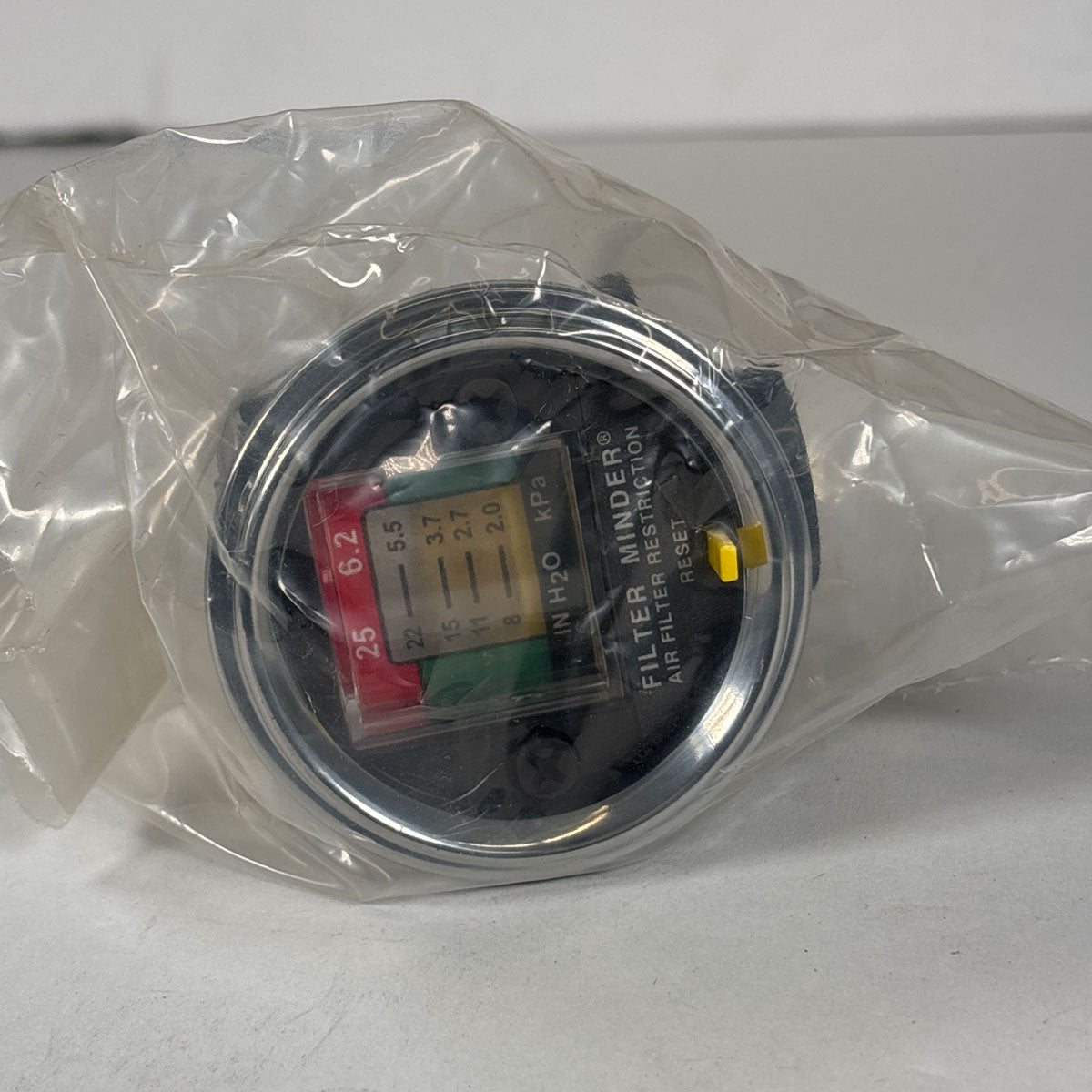 Genuine International Navistar 2024677C91 heavy-duty truck air filter restriction gauge full front view