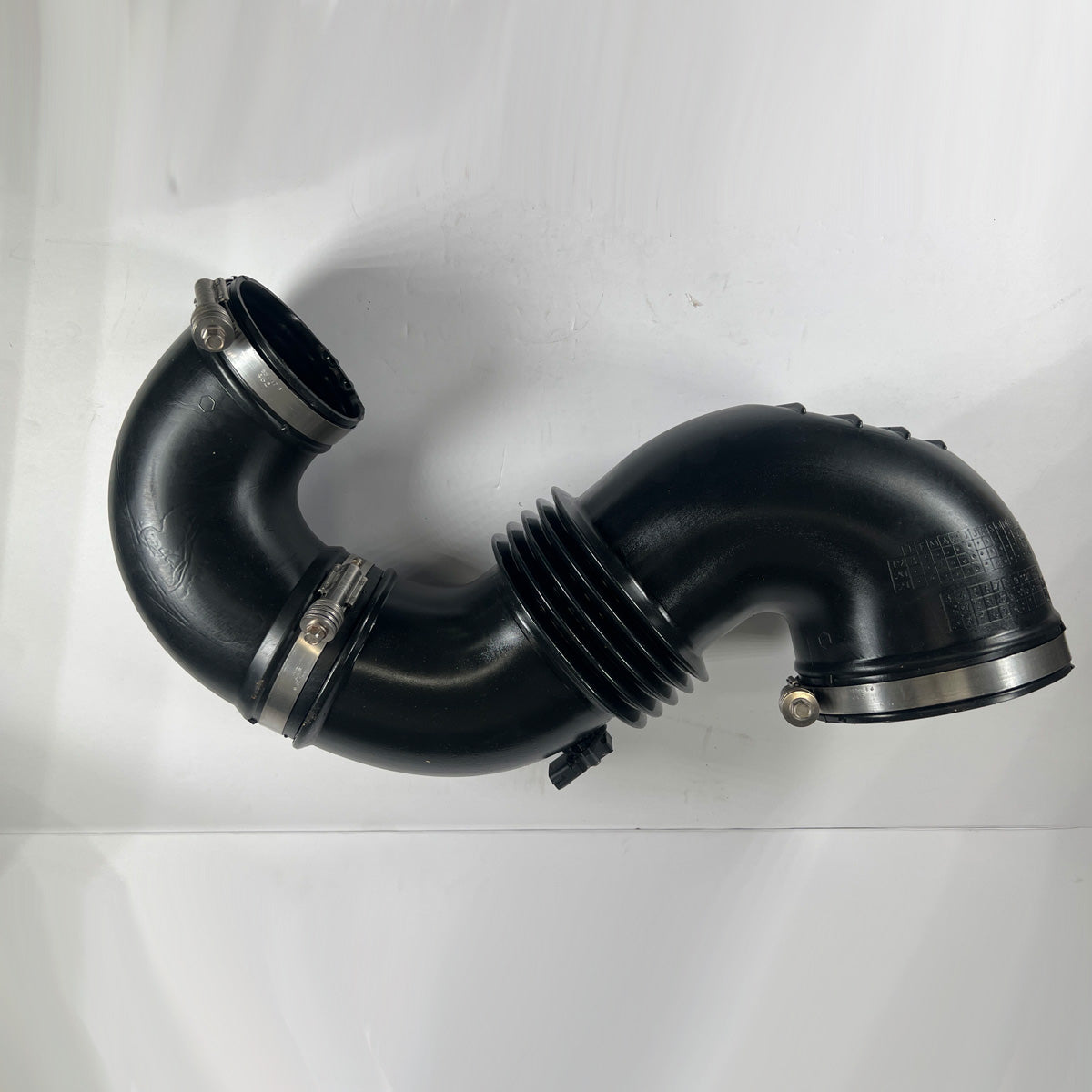 Genuine International air cleaner hose 4032257C95