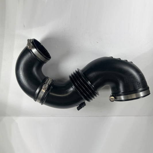 Genuine International air cleaner hose 4032257C95