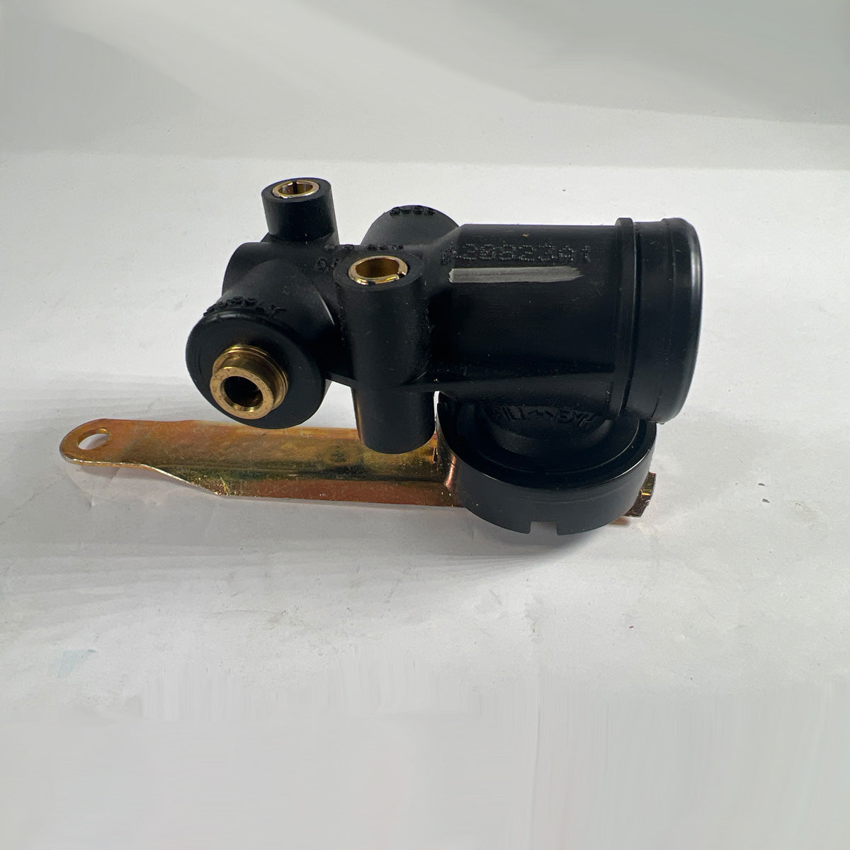 Genuine International air suspension valve 2505489C91