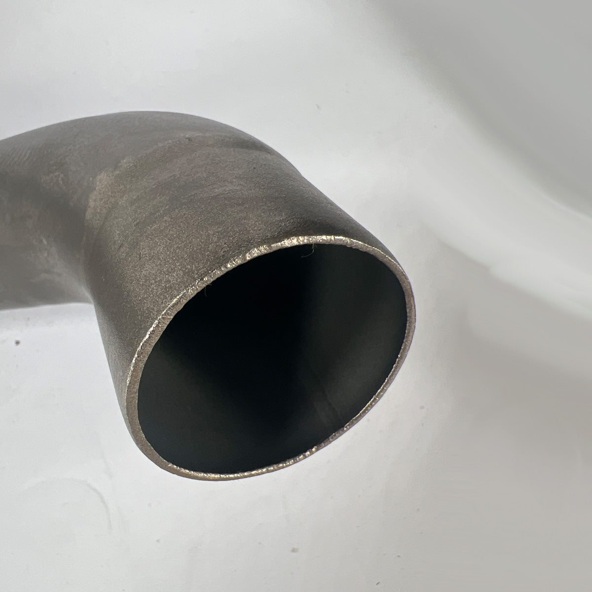 International diesel emissions crossover duct