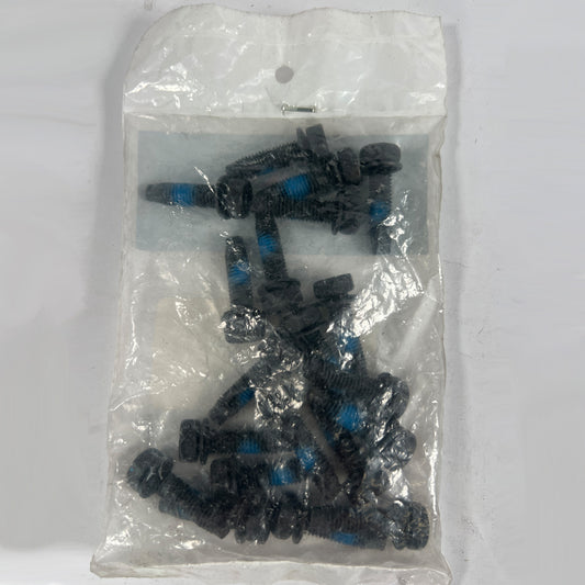 International engine bolt set