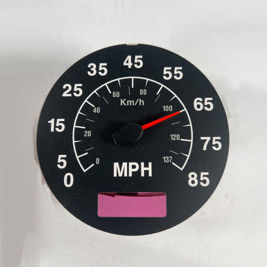 Genuine International speedometer with digital odometer 2023516C1