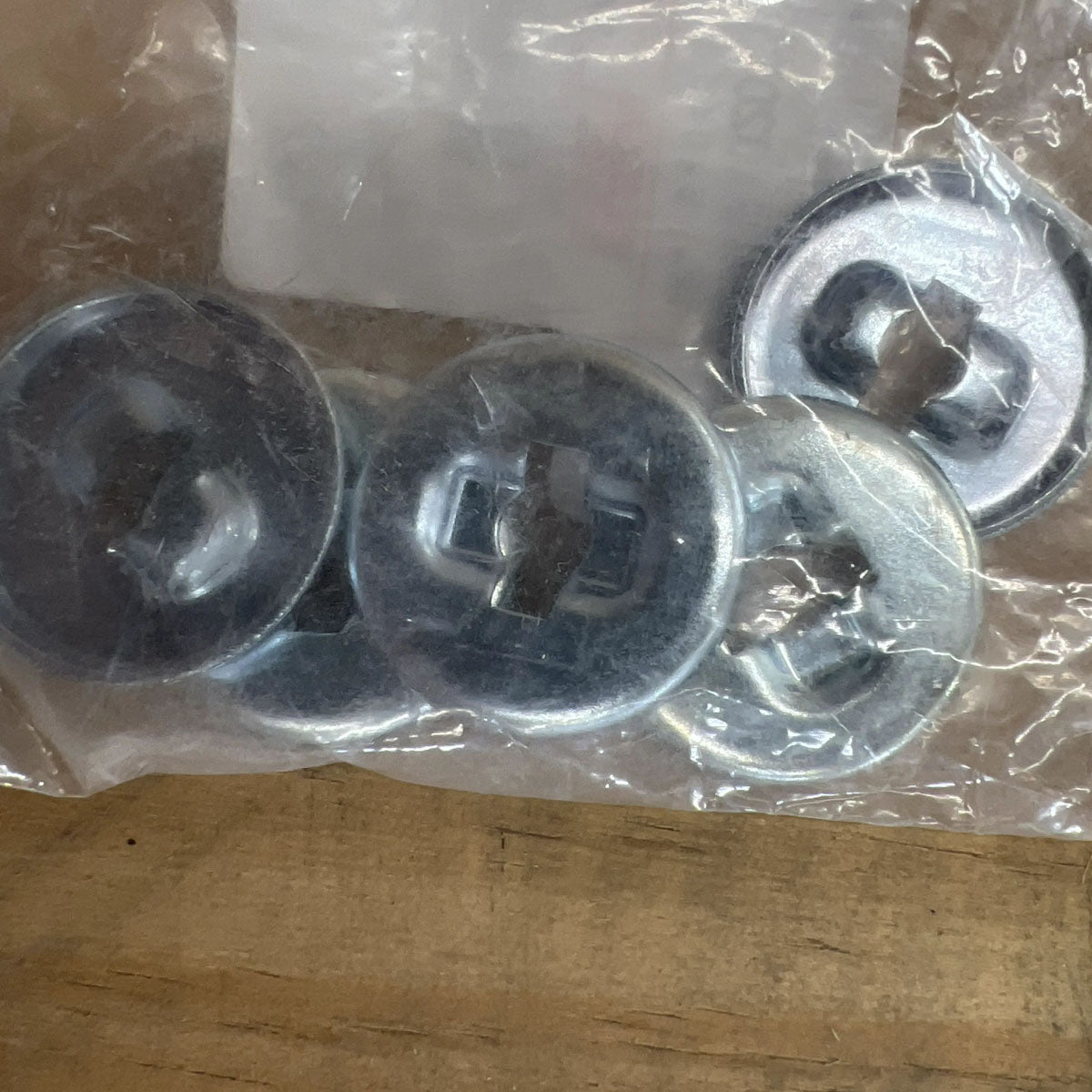 Genuine Isuzu 9471650960 brake shoe holding cups set