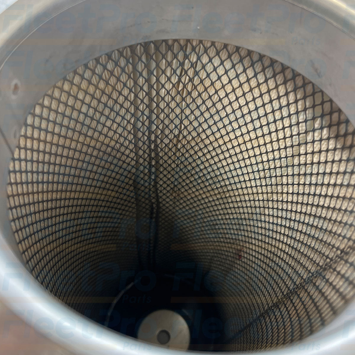 Close-up view of precision molded polyurethane radial seal collar on Luber-Finer LAF1821