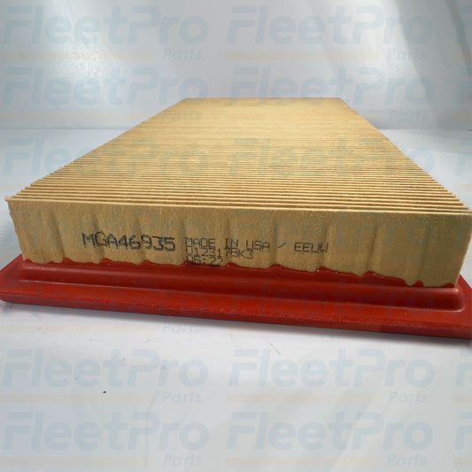 Side profile view showing flexible perimeter seal on Microgard MGA46935 air filter