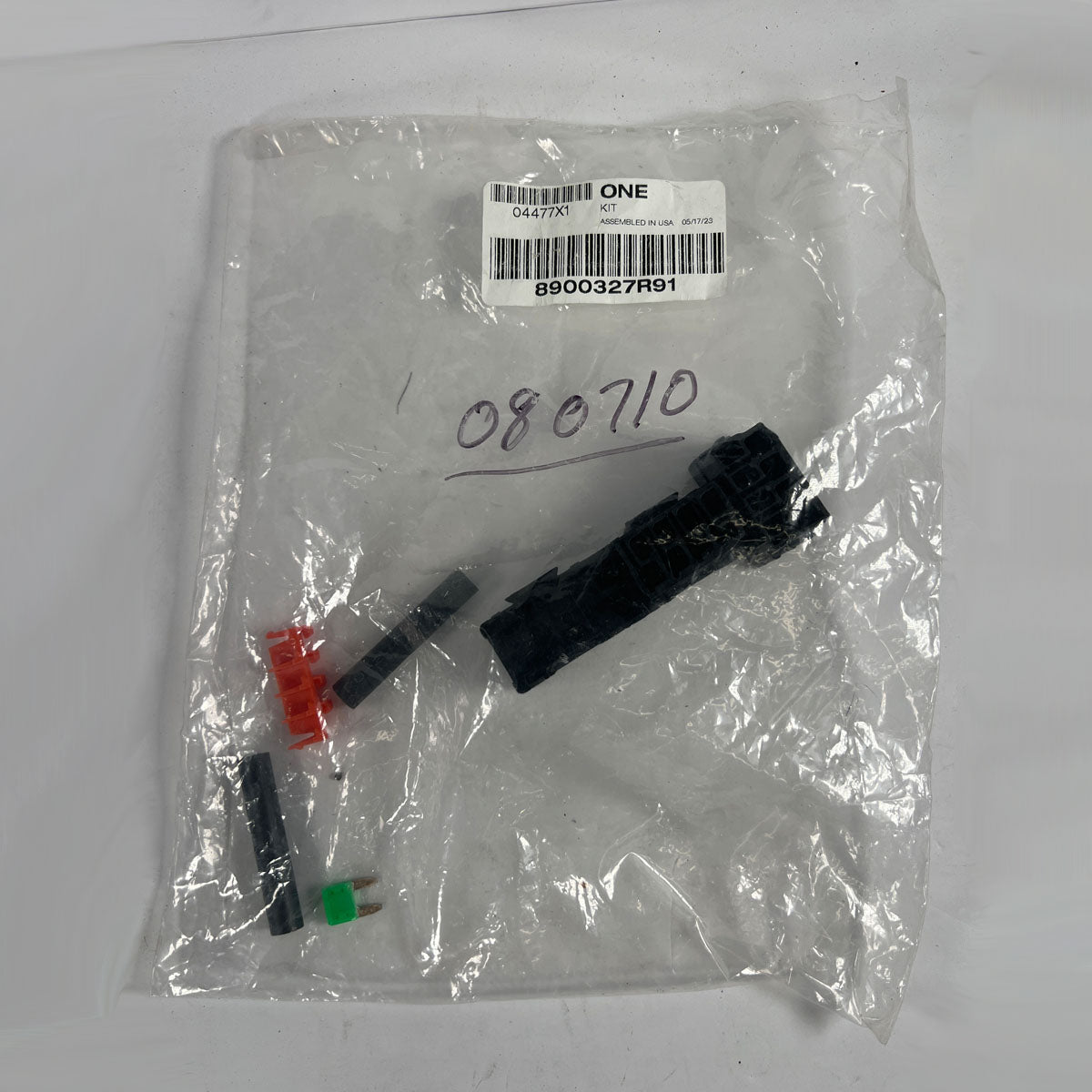 Navistar 8900327R91 T-block assembly