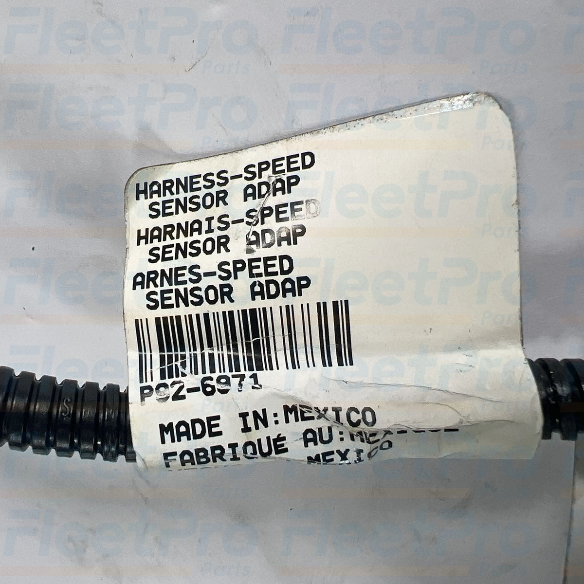 Close-up view of 2-pin connector on Paccar P92-6971 adapter harness