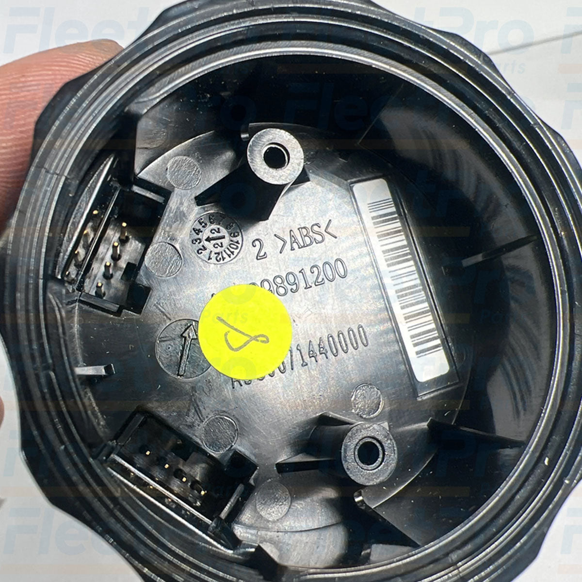 Dial face and pressure range markings on Paccar Q43-6066-112CK gauge
