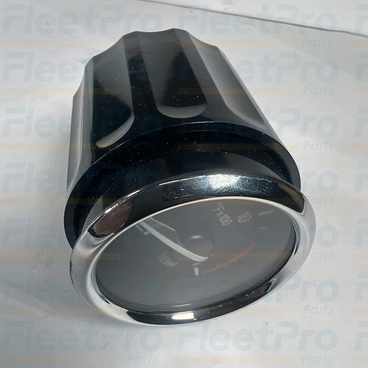 Polished chrome bezel profile detail on Paccar Q43-6066-112CK oil pressure gauge
