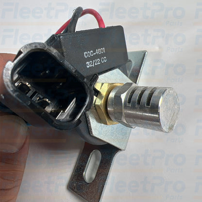 Solid brass valve body and threaded fluid ports detail on Parker C4H940DC147C