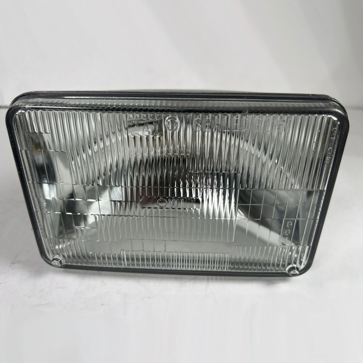 Peak H4656 Halogen Headlight Front View