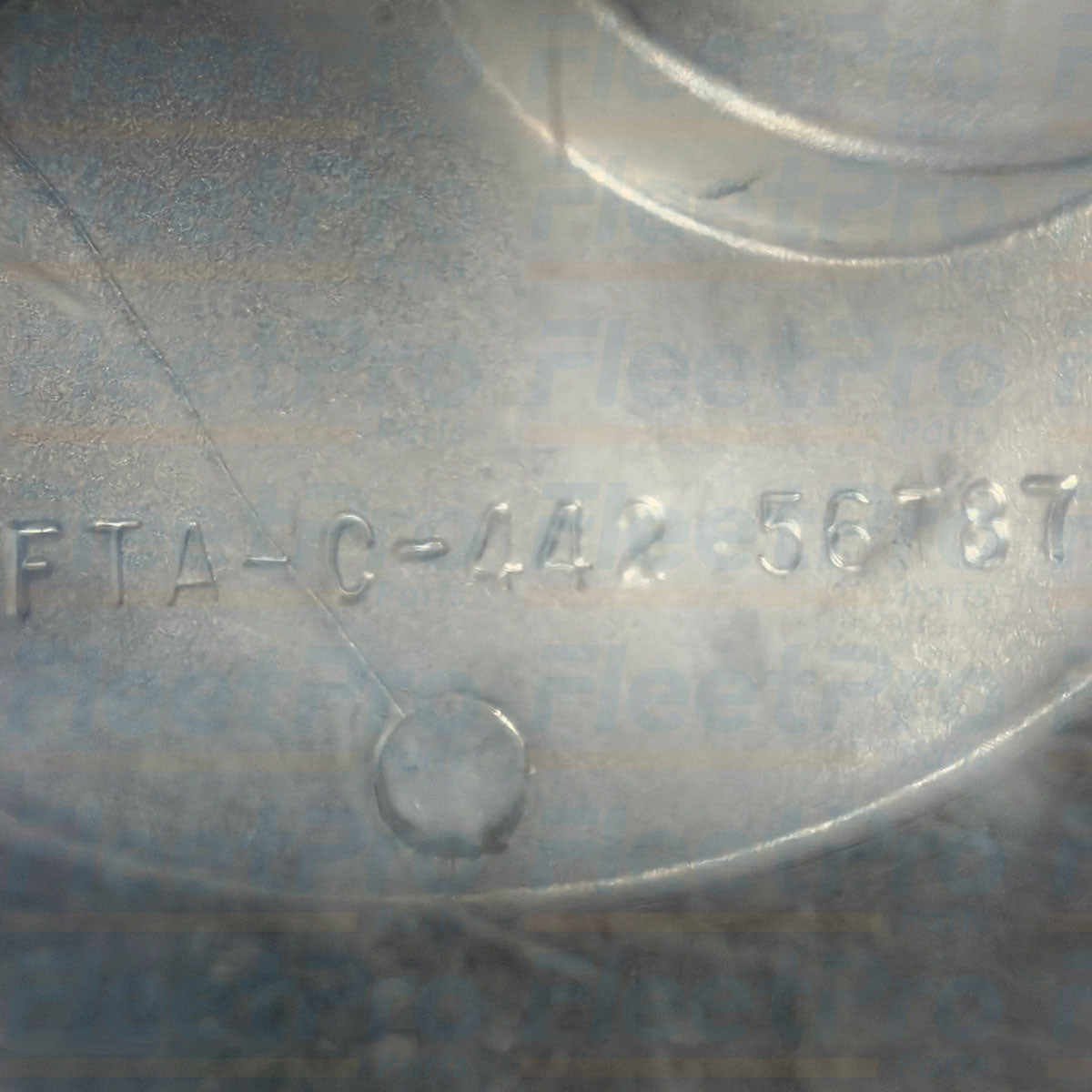 Heavy-duty brass safety chain and anchor crossbar detail on ROADFORCE RF908124393 fuel cap