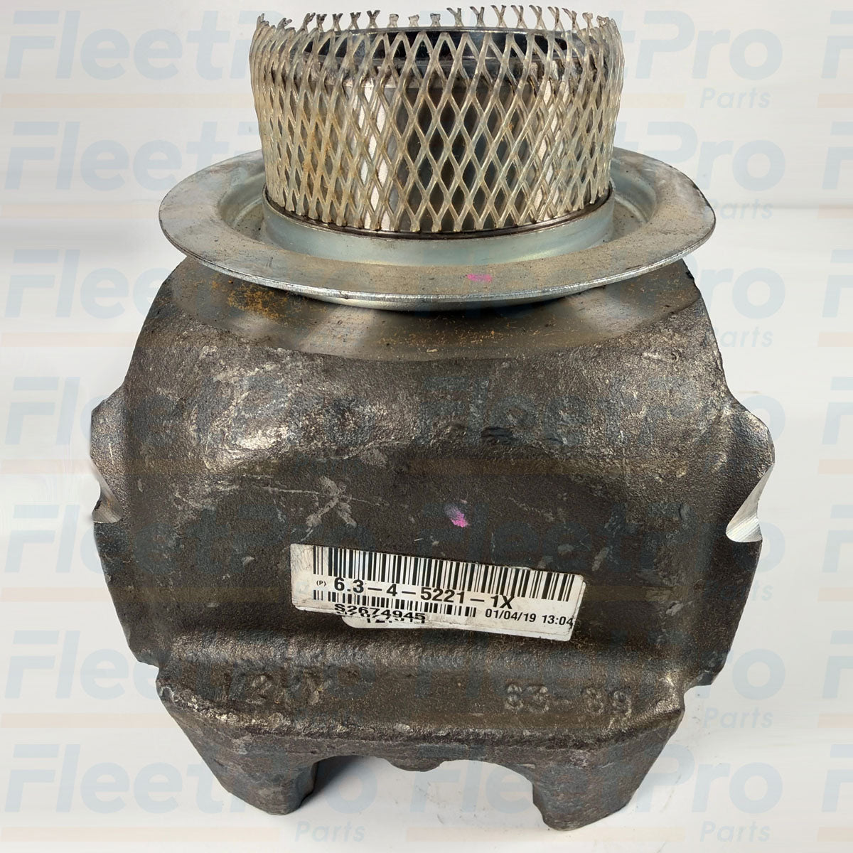 Unboxed perspective layout view of Spicer 6.3-4-5221-1X differential end yoke
