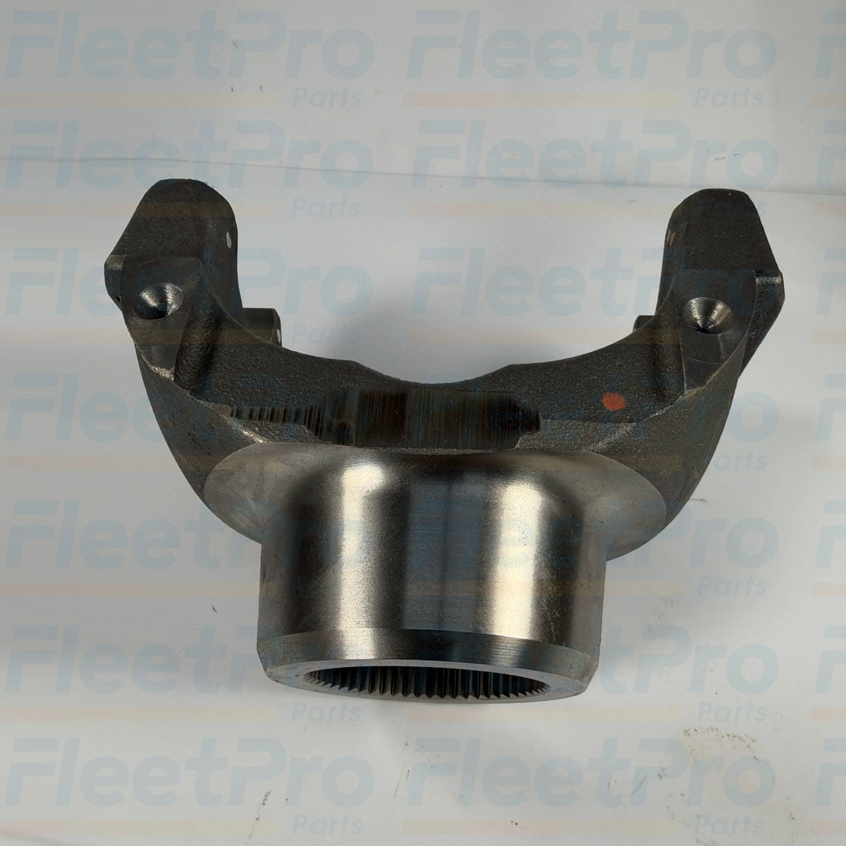Close-up view of precision CNC-machined internal splines inside Spicer 6.5-4-4631-1 end yoke