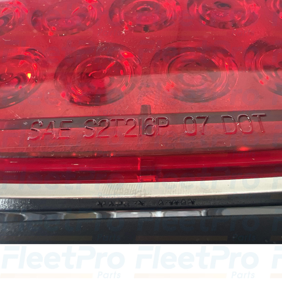 Truck-Lite 2759 dual face marker lamp