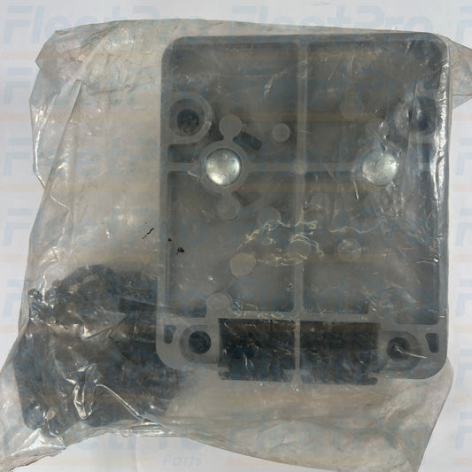 Truck-Lite 50879-4 gray 7 split pin nose box
